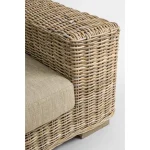 Vrtni dvosed LEANDRO je narejen iz ratana in lesenega okvirja. Blazine imajo snemljivo prevleko (55% bombaž, 45% poliester), kar omogoča lažje vzdrževanje.