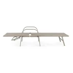 Vrtni ležalnik ARENT taupe . Vrtni ležalnik ARENT taupe ima jekleno konstrukcijo, sedež in naslon sta iz tekstila. Naslon se lahko spremeni v 4 različne