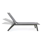 Vrtni ležalnik C-RUOTE GK52 antracit . Vrtni ležalnik C-RUOTE GK52 antracit ima aluminjasto konstrukcijo, prašno barvano (poliester). Sedež in naslon sta