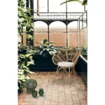 Vrtni stol C-BR C-C FLORES natur . Vrtni stol C-BR C-C FLORES natur je narejen iz kakovostnega ratana in ima odstranljivo blazino iz bombaža, ki nudi mehko in