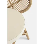 Vrtni stol C-BR C-C FLORES natur . Vrtni stol C-BR C-C FLORES natur je narejen iz kakovostnega ratana in ima odstranljivo blazino iz bombaža, ki nudi mehko in