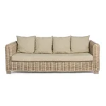 Vrtni trosed FORTALEZA je narejen iz ratana in lesenega okvirja. Blazine imajo snemljivo prevleko (55% bombaž, 45% poliester), kar omogoča lažje