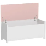 Zaboj LINA . Zaboj LINA je večnamenska škatla za igrače, posteljnino ali odejo. Zgornji del se lahko uporablja tudi kot za mizo ali sedež. Material: -