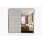 Drsna garderobna omara AKI je modernega stila in prefinjenega izgleda. Je zelo prostorna in kvalitetna. Ima ABS robove, ki zagotavljajo večjo odpornost proti