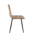 Jedilni stol MILA 2 velvet bež je odlična rešitev za kombiniranje v minimalističen ali industrijski stil prostora. Kombinacija sivega prešitega blaga s