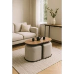 Moderna klubska mizica REKSI z dvemi tabureji, narejen je iz kovine in laminirane mizne plošče, tabureji so iz tkanine. Klubska mizica Reksi z dvemi tabureji