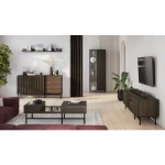 Klubska miza HORIZON je moderen kos pohištva. Ni le praktična, temveč tudi dekorativna in elegantna. Zaradi svoje razporeditve se poda v vsak dnevni