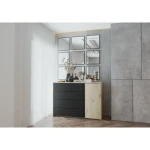 Komoda LANZAROTE je moderen kos pohištva s klasičnim odpiranjem. Lahko jo postavite v dnevno sobo, spalnico, hodnik ali garderobo. Opremljena je s štirimi