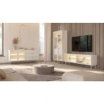 Komoda LUMPI kašmir ni le osupljiva temveč tudi praktična. Elegantna barva naredi kolekcijo brezčasno in elegantno. Steklo na frontah daje pohištvu