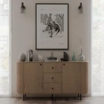 Komoda OVARI hrast, je moderen in eleganten kos pohištva. S svojo ovalno obliko se odlično poda v vsak prostor. Lahko vam krasi prostor v spalnici, dnevni