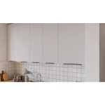 Kuhinjski blok ARIANA 290x230 cm je elegantna kuhinja v več barvnih kombinacij. Kuhinja je izdelana iz oplemenitenih ivernih plošč debeline 16 mm,