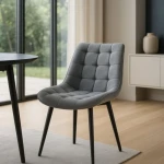 Kuhinjski stol TARIK siva tkanina je odlična rešitev za kombiniranje v minimalističen ali industrijski stil prostora. Kombinacija sivega prešitega blaga s