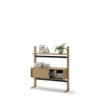 Nizek regal OLIVIJA, je idealna rešitev za tiste, ki želijo združiti estetiko s praktičnim upravljanjem prostora. Ta kos pohištva se bo dobro podal v