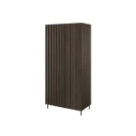 Garderobna omara HORIZON je moderen kos pohištva. Ni le praktična, temveč tudi dekorativna in elegantna. Zaradi svoje razporeditve se poda v vsak dnevni