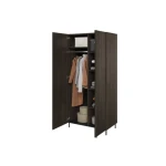 Garderobna omara HORIZON je moderen kos pohištva. Ni le praktična, temveč tudi dekorativna in elegantna. Zaradi svoje razporeditve se poda v vsak dnevni