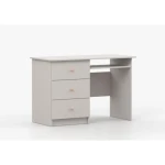 Pisalna miza SNEŽINKA združuje sodoben slog s funkcionalnostjo. Ima tri praktične predale za shranjevanje. Svetla barva z ročaji doda čar in daje ceolotni