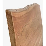 Postelja 2P ARON je visokokakovosten kos pohištva. Zaradi svojih kakovostnih materialov je postelja 2P ARON trpežna in elegantna. Okvir je narejen iz