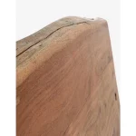 Postelja 2P ARON je visokokakovosten kos pohištva. Zaradi svojih kakovostnih materialov je postelja 2P ARON trpežna in elegantna. Okvir je narejen iz