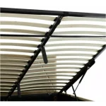 Postelja DODO, je eleganten kos pohištva, ki zagotavlja prijeten počitek. Narejen je iz žametnega blaga, kar zagotavlja prijeten počitek. Ima vključen