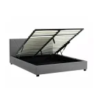 Postelja DODO - siva, je eleganten kos pohištva, ki zagotavlja prijeten počitek. Narejen je iz žametnega blaga, kar zagotavlja prijeten počitek. Ima