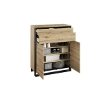 Predsoba KVIN 3 je sestavljena iz kar treh kosov pohištva. Sestavljena je iz prostorne komode, obešalnika ter ogledala. Komoda KVIN je elegantna in uporabna.