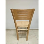 Stol MIHA je izdelan iz kakovostnega masivnega lesa, ki zagotavlja stabilnost in trpežnost. Na voljo je v barvi bukev. Sedišče je na voljo v masiva bukev