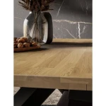 Jedilna miza MALIM 2 je narejena do podrobnosti natančno. Očarali vas bodo njeni prefinjeno narejeni vzorci ter stabilnost. Narejena je iz visokokakovostnega