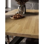 Jedilna miza MALIM 2 je narejena do podrobnosti natančno. Očarali vas bodo njeni prefinjeno narejeni vzorci ter stabilnost. Narejena je iz visokokakovostnega