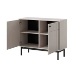 Komoda JAPONI 104 kašmir je elegantna in preprosta. Odlično se poda v vsak dnevni prostor. Narejena je iz visokokakovostnih materialov, kar zagotavlja