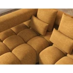 Kotna sedežna garnitura SABRINA je sodoben in funkcionalen kos pohištva, zasnovan z mislijo na vsakodnevno udobje in notranjo estetiko. Vzmetena z valovitimi