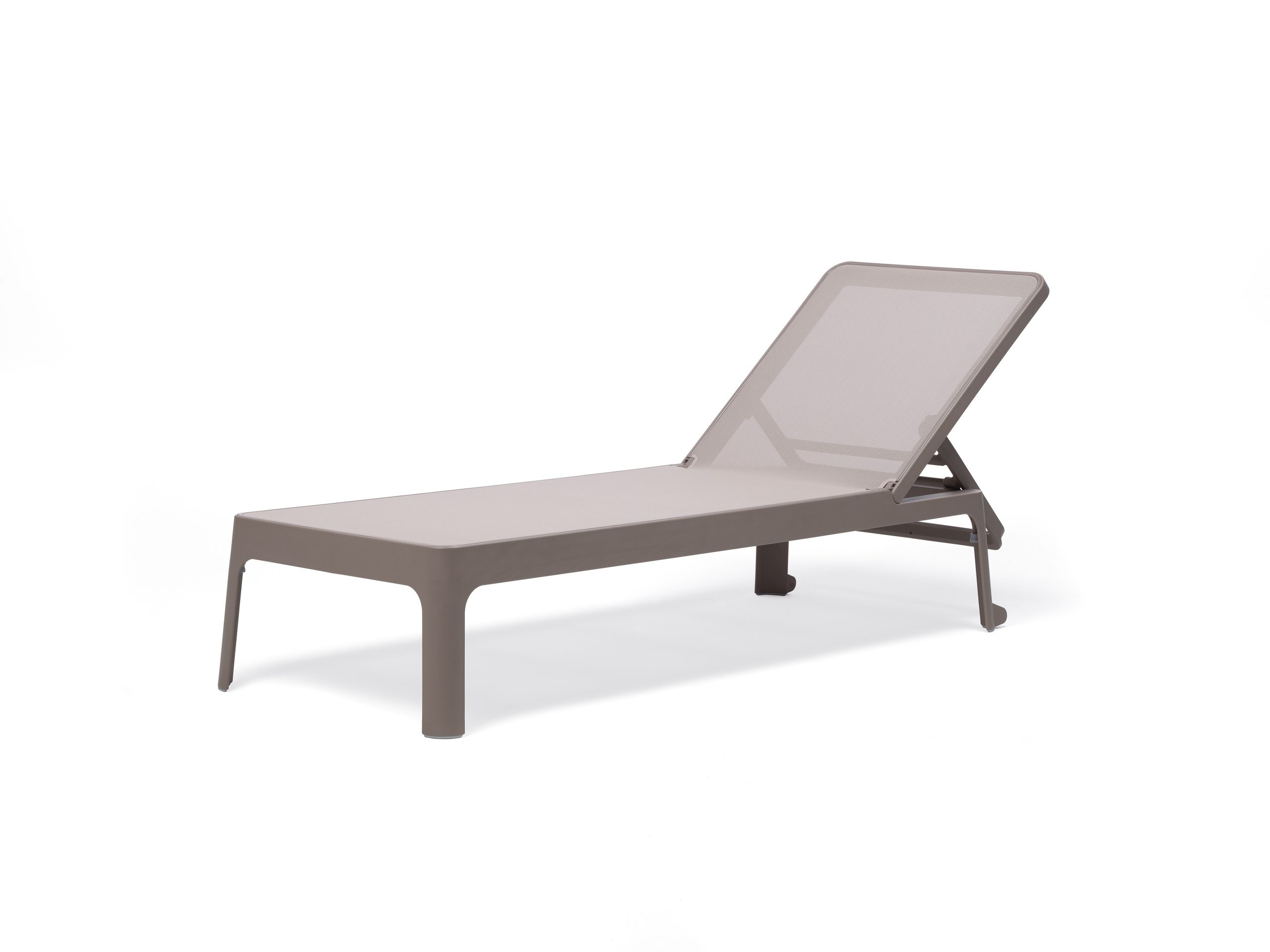 Ležalnik PLANO -Tortora Ležalnik PLANO. Ležalnik PLANO je izdelani iz kakovostnih in trpežnih materialov, ki zagotavljajo visoko odpornost na različne vremenske vplive ter dolgo