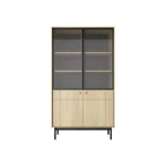 Vitrina JAPONI hrast je elegantna in preprosta. Odlično se poda v vsak dnevni prostor. Narejena je iz visokokakovostnih materialov, kar zagotavlja trdnost in