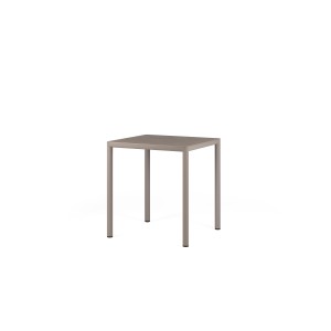 Vrtna miza PIAVE 70. Vrtna klubska mizica Piave, s strukturo regenerirane smole z visoko vsebnostjo recikliranih materialov. Vrtno pohištvo je izdelano iz