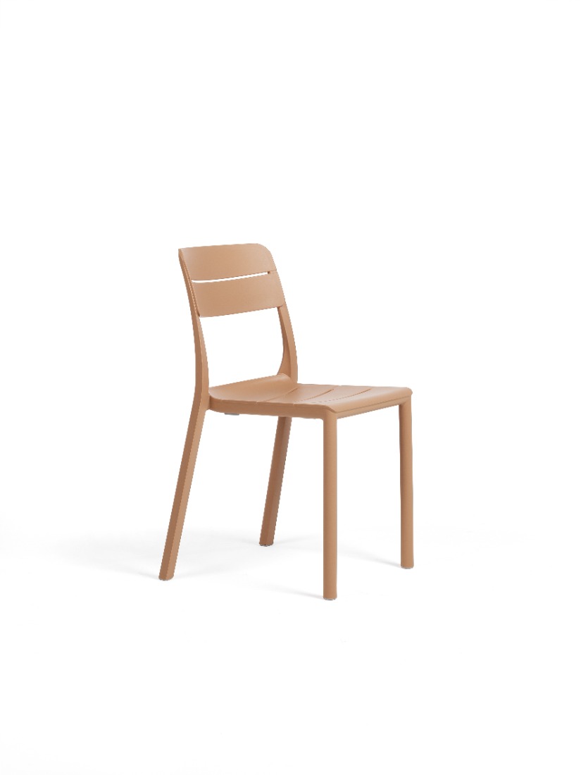 Vrtni stol CASSIA- Cappuccino Vrtni stoli CASSIA - Nardi. Vrtni stol CASSIA priznanega Italijanskega proizvajalca NARDI. Stol Cassia je izdelan iz enakomerno obarvane polipropilenske smole