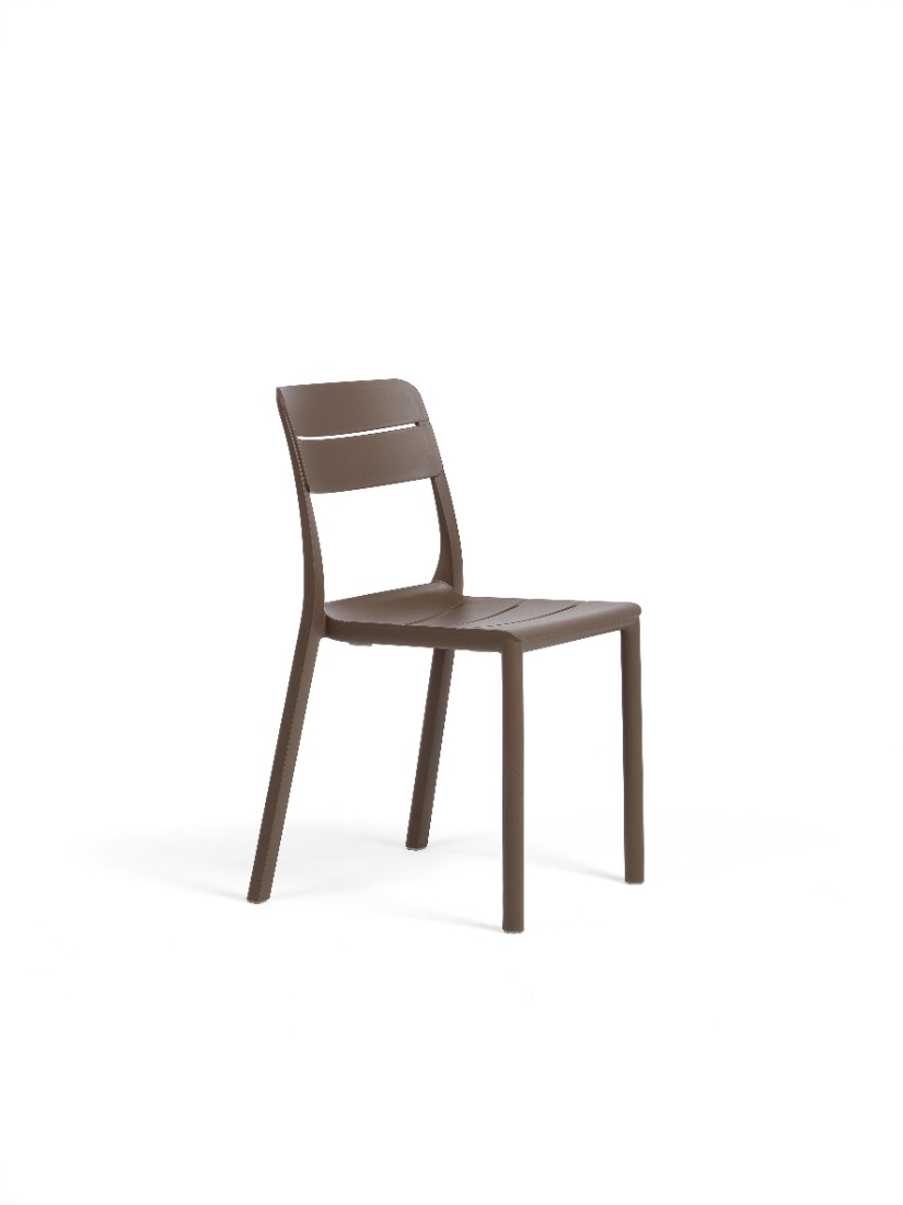 Vrtni stol CASSIA- Tobacco Vrtni stoli CASSIA - Nardi. Vrtni stol CASSIA priznanega Italijanskega proizvajalca NARDI. Stol Cassia je izdelan iz enakomerno obarvane polipropilenske smole