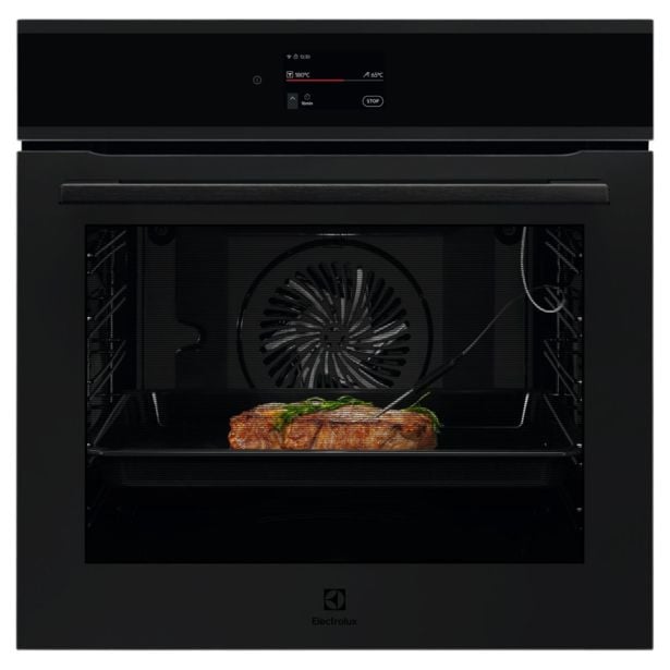 VGRADNA PEČICA ELECTROLUX EOE9P3XT