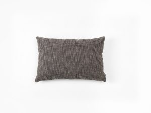 Okrasna blazina za vrtno garnituro Maximo 60x40. Okrasna vrtna blazina je dodatek vrtne sedežne garniture Maximo dimenzije 60x40. Blazina je na voljo v