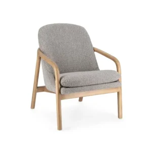 Fotelj ELAIDE siva, moderen in elegantno oblikovan fotelj z robustno konstrukcijo iz lesa rubberwood. Sedišče je iz borovega in vezanega lesa, kar zagotavlja