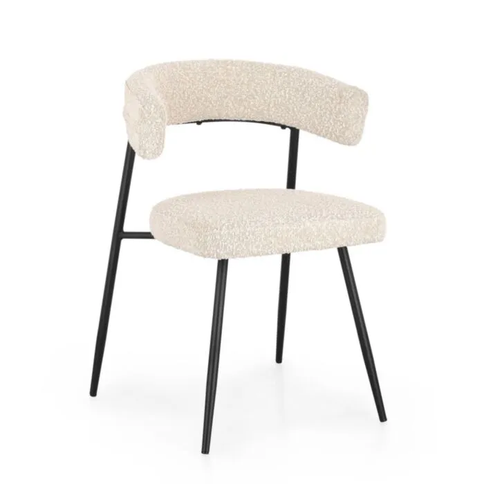 Jedilni stol AMAIA bela Jedilni stol AMAIA bela je eleganten in visokokakovosten. Narejen je iz mehke, udobne tkanine in pene. Nogice in ogrodje je narejeno iz kakovostne kovine.