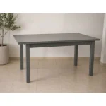 Kuhinjska garnitura MERINGA je sestavljena iz štirih kakovostnih lesenih stolov, narejenih iz bukovega lesa in raztegljive jedilne mize dimenzije 80 x 120 -