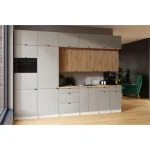 Kuhinjski blok JANINA 320 je elegantnega ter sodobnega dizajna. Fronte zgornjih omaric v artisan barvi so rebrastega dizajna, lamelne fronte. Ostale omarice so