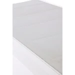 Vrtni ležalnik HILDE je narejen iz prašno barvanega aluminijastega okvirja. Ima nastavljiv hrbtni del v prtih položajih za popolno sprostitev. Je zelo