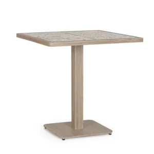Miza KALIMERA 73X73 tiskana, izdelana iz prašno barvanega aluminija. Mizna plošča je obložena z porcelanastimi ploščicami. Podnjožje mize je iz jekla,