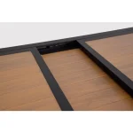 Raztegljiva miza HILIJA 140-210X77 antracit, je aluminijasta, s prašno barvanim ogrodjem in ploščo iz aluminijastih letvic v imitaciji lesa. Opremljena je z