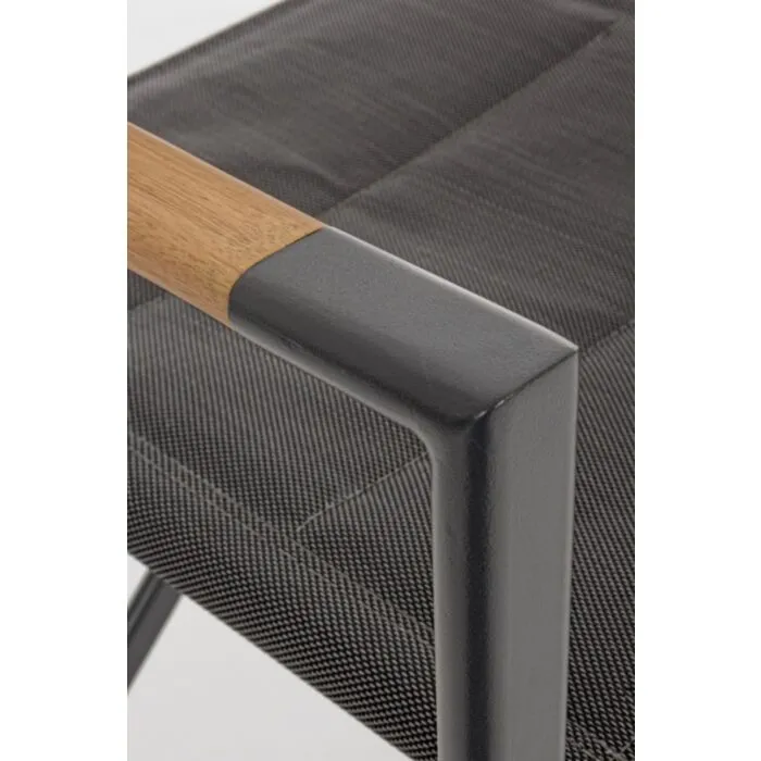 Stol režiserski LAGUN antracit Režiserski stol LAGUN antracit je kakovosten režiserski stol z konstrukcijo iz aluminija, ki je prašno barvana. Sedišče in naslon sta izdelana iz