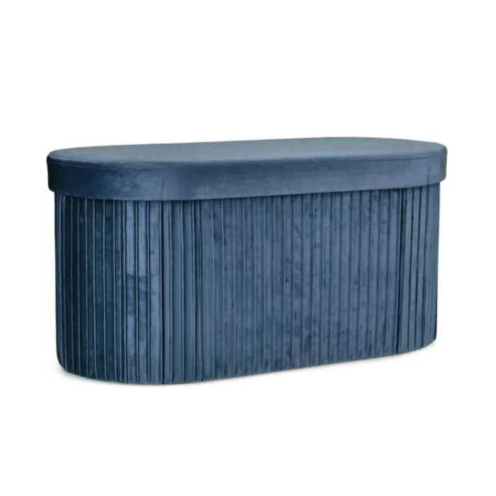Tabure JOCELYN 2 moder Tabure JOCELYN 2 moder je eleganten kos pohištva, ki popestri vsak prostor. Struktura tabureja je iz MDF. Oblazinjenje je izdelano iz poliuretanske pene, ki