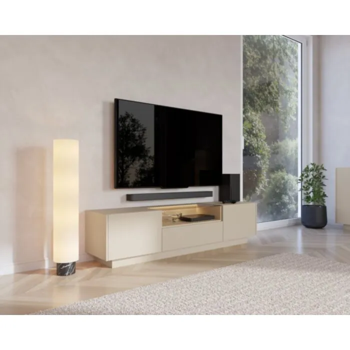 TV regal HAKO 176 TV regal HAKO 176 je eleganten in sodoben. Izdelan je iz kakovostne laminirane iverne plošče debeline 16 mm, ki zagotavlja trpežnost in dolgo življenjsko
