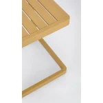 Vrtna miza KONNOR 40 x 40 rumena je elegantna in kakovostna. Zaradi njene oblike je priročna in funkcionalna. Narejena je iz aluminija s prašnim barvanjem -