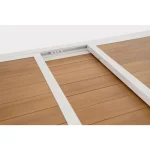 Vrtna miza HILIJA 160-240X90 bela, je aluminijasta, s prašno barvanim ogrodjem in ploščo iz aluminijastih letvic v imitaciji lesa. Opremljena je z