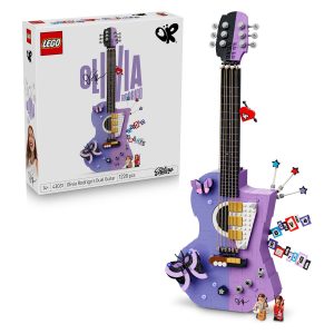 LEGO&reg; Editions Dvojna kitara Olivie Rodrigo (43031) S tem kompletom lahko oboževalci ustvarijo svoj zbirateljski kos. Model kitare z veliko podrobnostmi združuje dve plati: električni del predstavlja pevkino punkovsko energijo